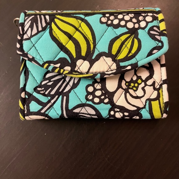 Vera Bradley Island Blooms Wallet - Picture 1 of 10